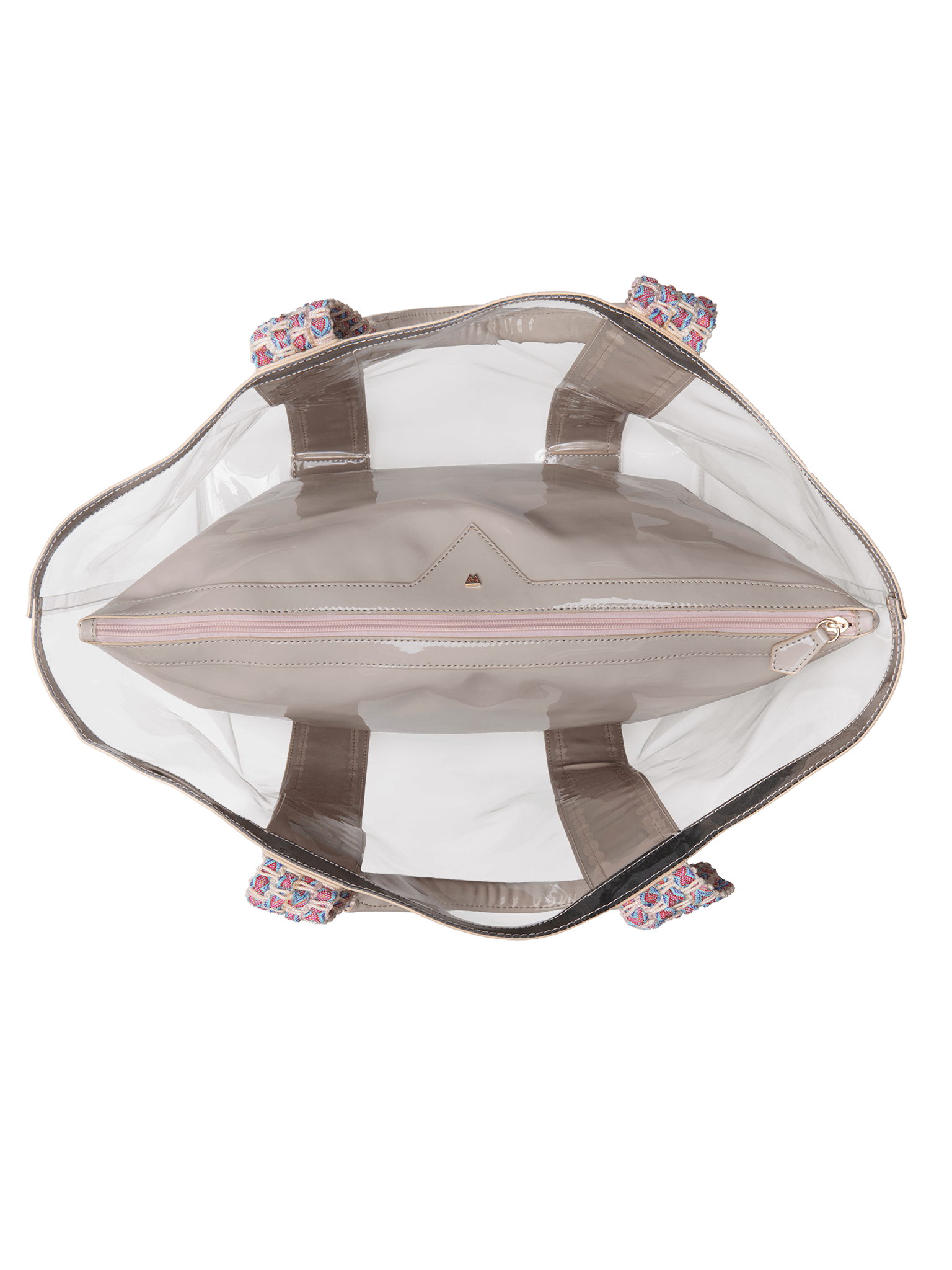 Pack everything you need in our designer bag. Clear, extra large tote with a removable pouch ensures you can easily find your sunscreen, phone or other essentials without having to dig around.